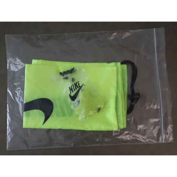 Nike Track & Field Volt Green Drawstring Tote Shoe Bag w/Replacement Spikes/Tool - Picture 2 of 8